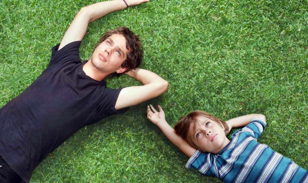 Mason con 6 y 18 años en Boyhood, dirigida por Richard Linklater