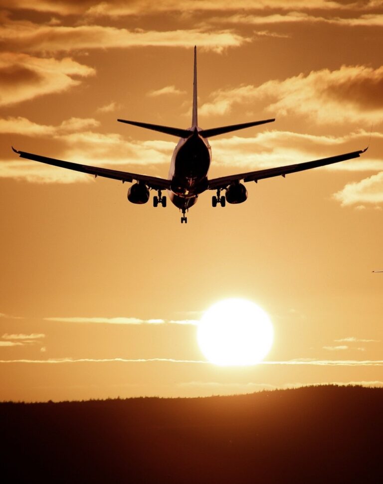 ¿Ir en avión es tan malo para el medio ambiente? Comparativa de contaminación e impacto ambiental de transportes