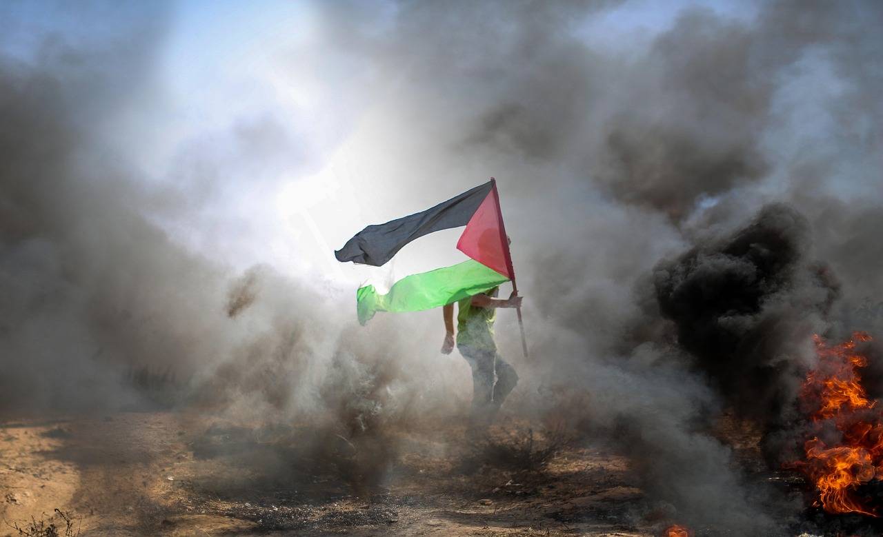 Hosnysalah Palestinian photographer https://pixabay.com/es/users/10285169/